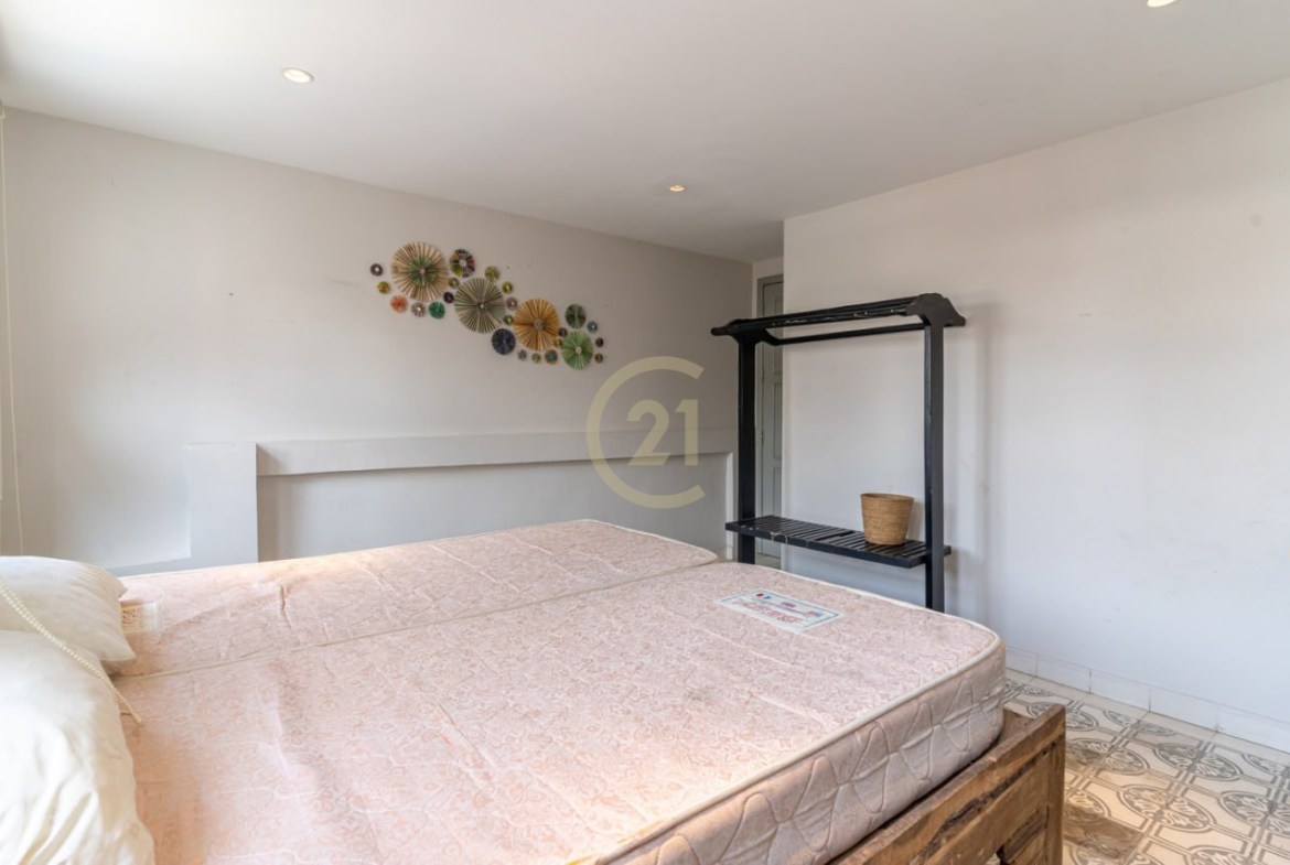 Renovated 3 Bedroom For Rent at Riverside