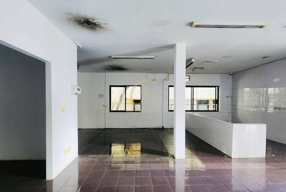 Cafe Shop + Office Building for Rent on Main Road, Tonle Basak | 13 Rooms | 1,193sqm