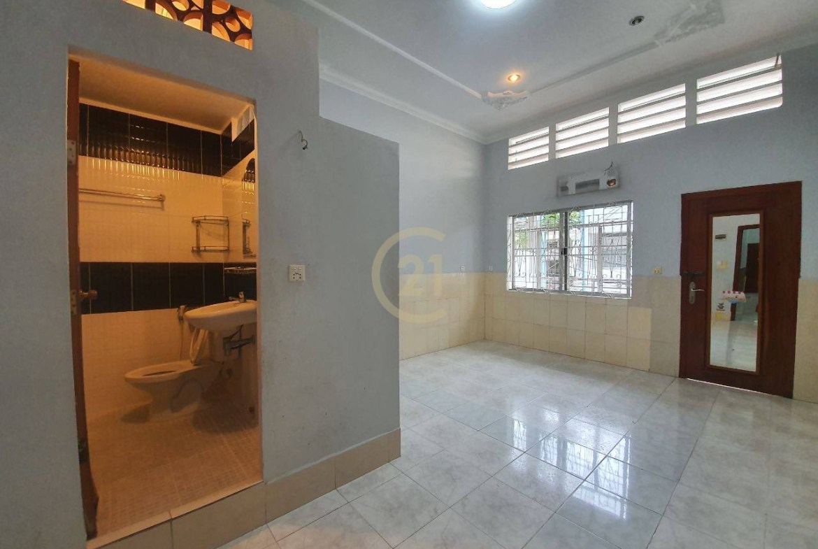 Flat House For Sale In Toul Tompoung