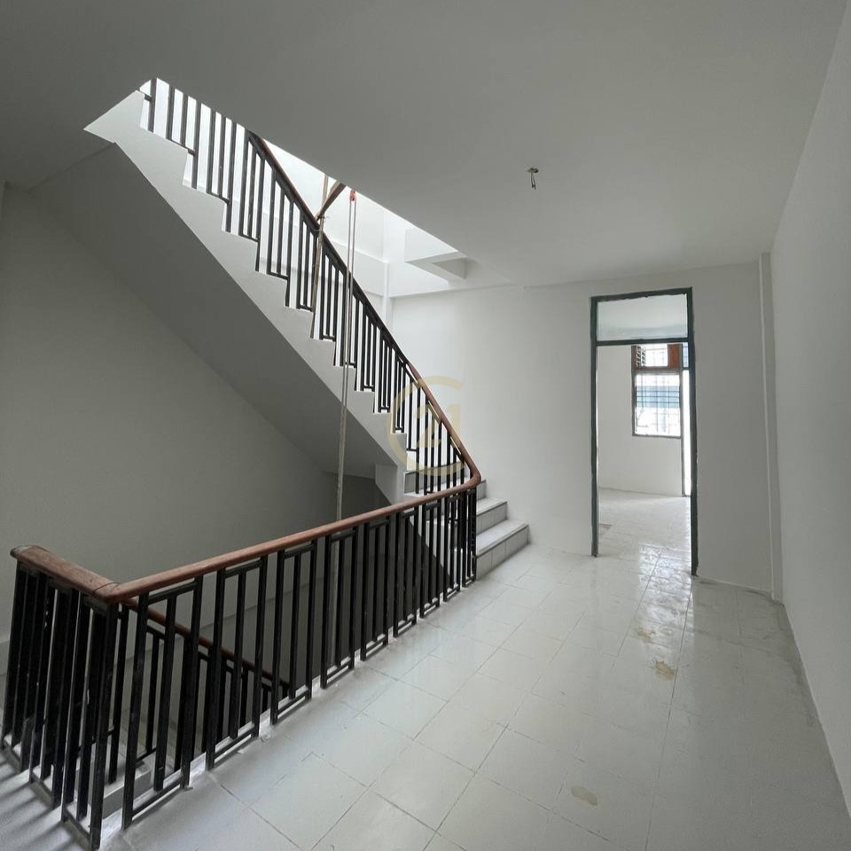 Shophouse for Rent on Preah Sihanouk Blvd – $3,000/month (Negotiable)| Prime Location| Phnom Penh