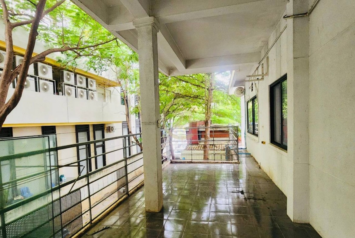 Cafe Shop + Office Building for Rent on Main Road, Tonle Basak | 13 Rooms | 1,193sqm