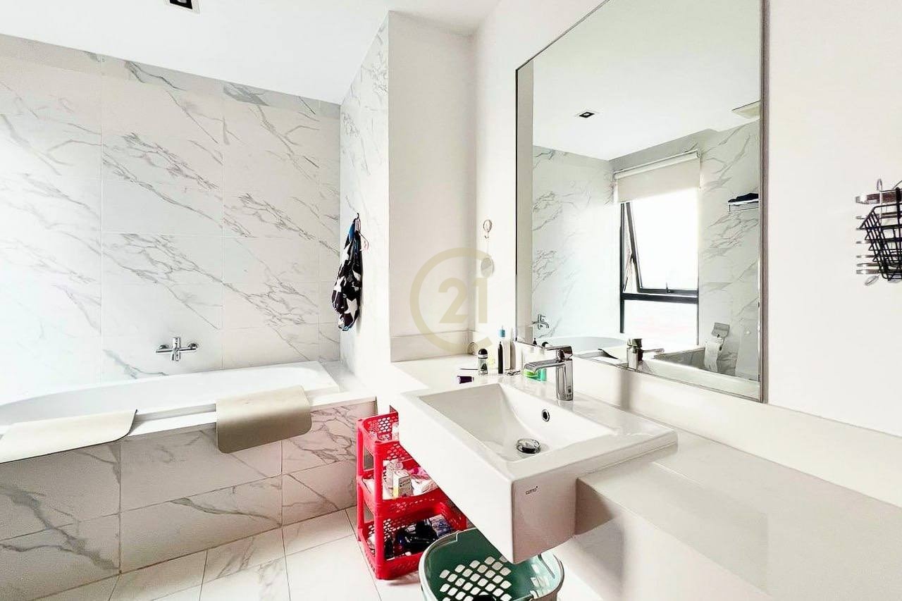 Specious 4 Bedroom Apartment For Rent At BKK1