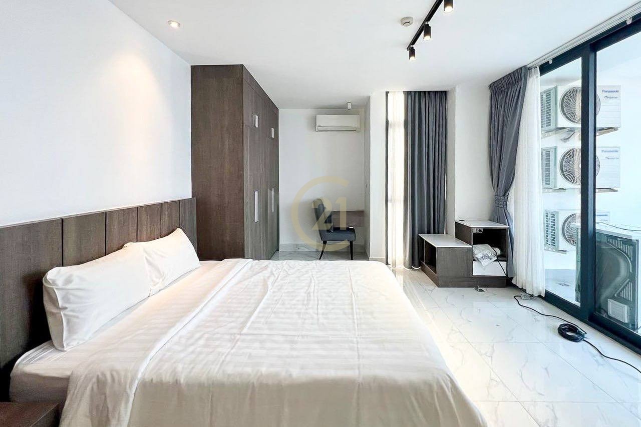 Specious 4 Bedroom Apartment For Rent At BKK1