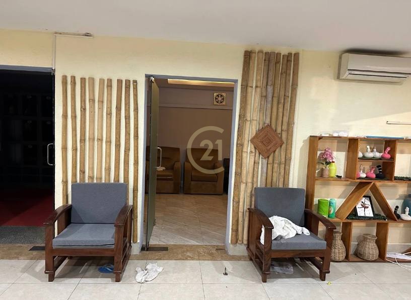 0622dc09-83bd-48e4-bc2e-725a46372669 Shophouse for Rent | BKK3 – Prime Location