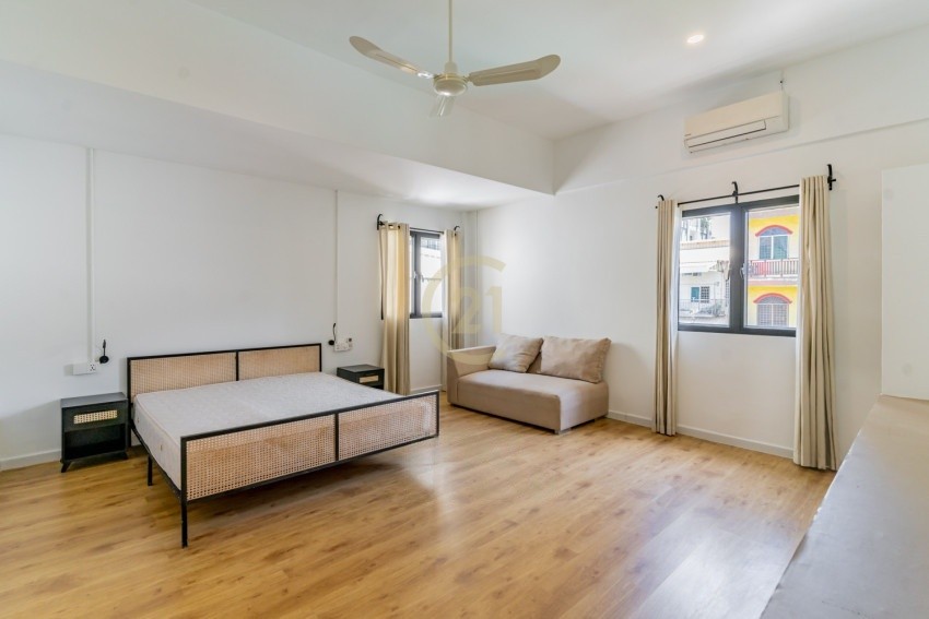 Renovated 5 Bedroom For Rent at Doun Penh