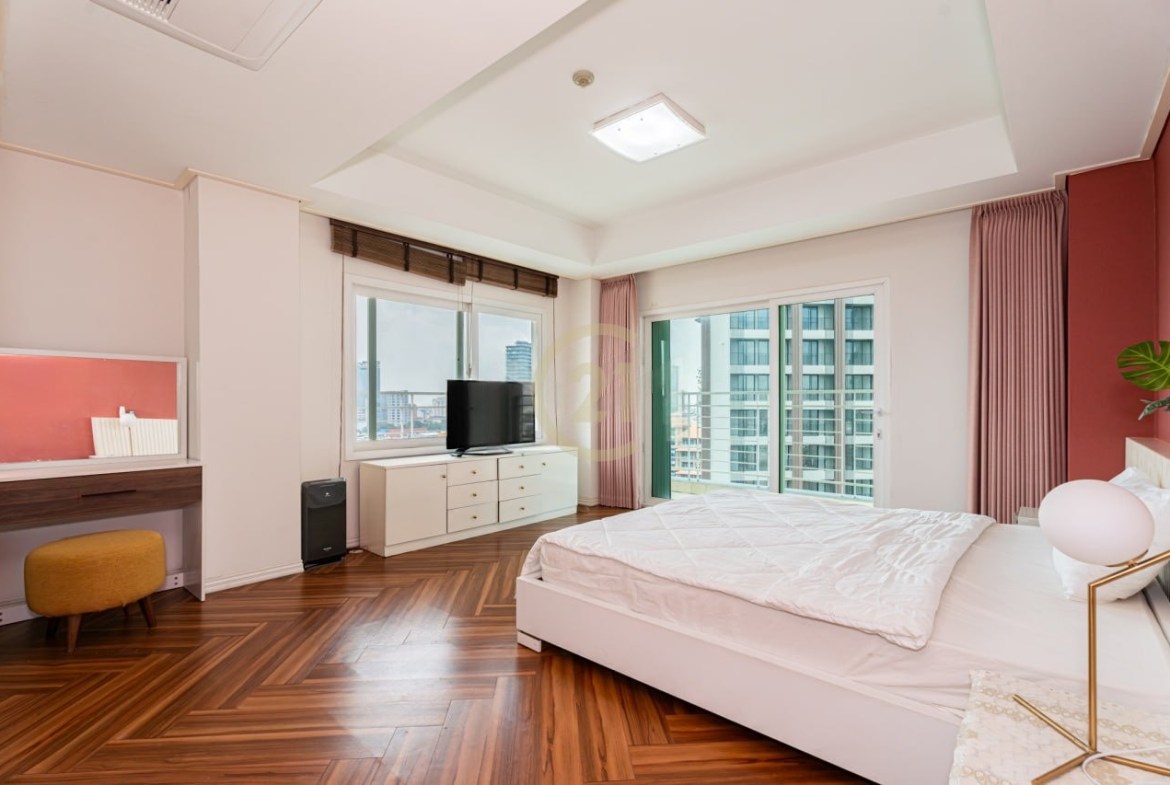 Spacious Condo 4 Bedroom For Rent at Toul Kork