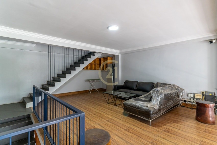 SPECIOUS HOUSE FOR RENT AT TONLE BASSAC
