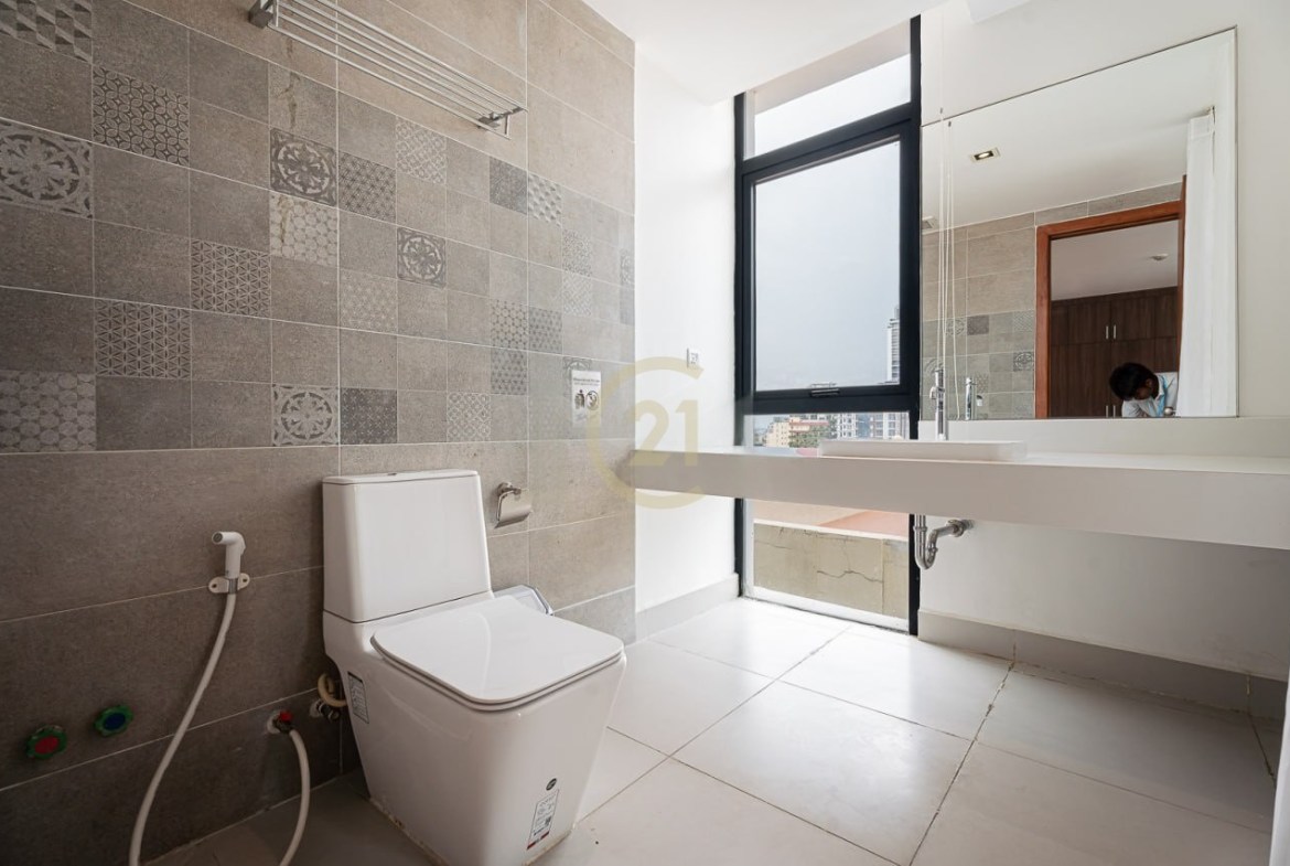 FOR RENT | Specious 3 Bedroom Serviced Apartment – BKK1