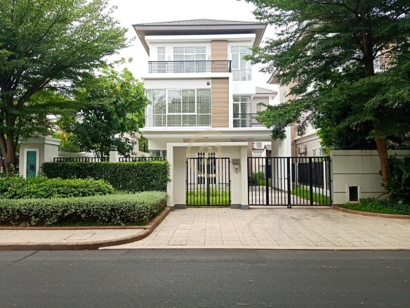Luxury Villa For Rent At Peng Hout