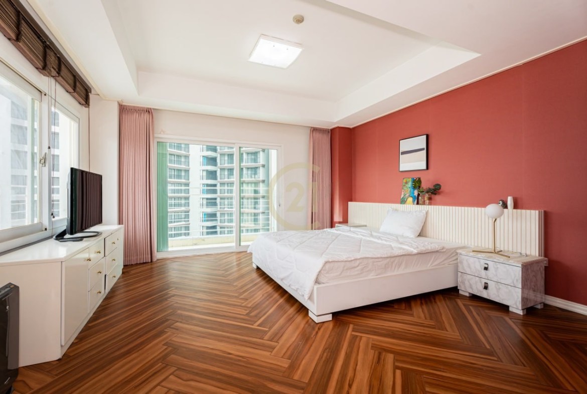 Spacious Condo 4 Bedroom For Rent at Toul Kork