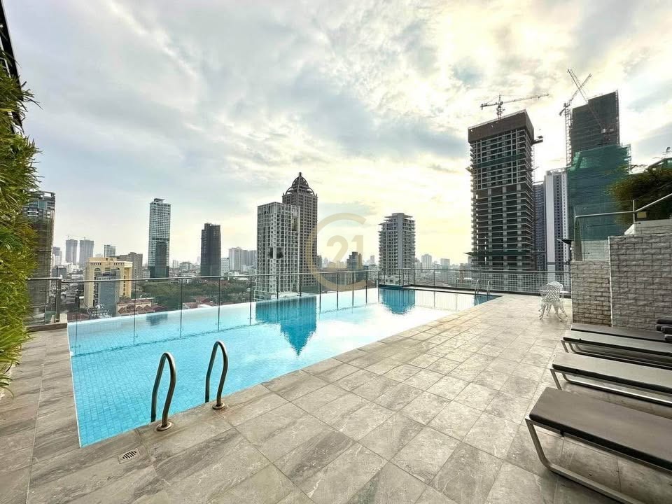 SPECIOUS THREE BEDROOM FOR RENT-BKK1
