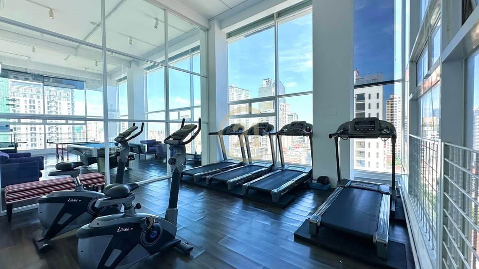 SPECIOUS THREE BEDROOM FOR RENT-BKK1