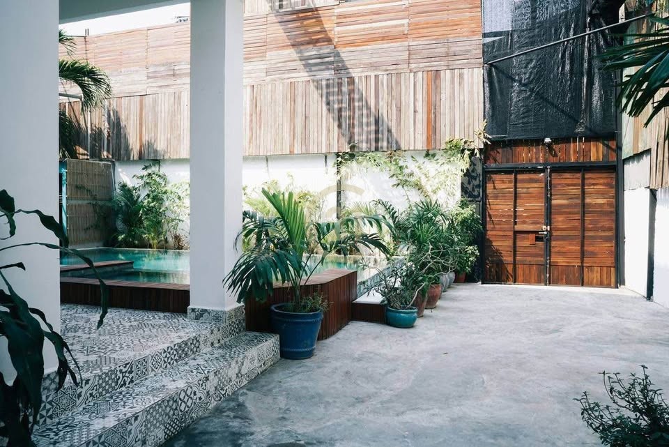 WESTERN VILLA FOR RENT-NEAR ROYAL PALACE