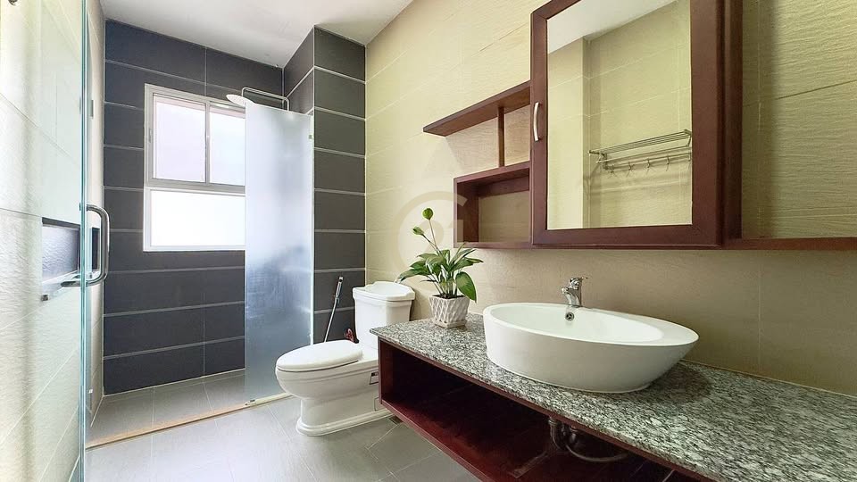 PREMIUM THREE BEDROOM FOR RENT-BKK1