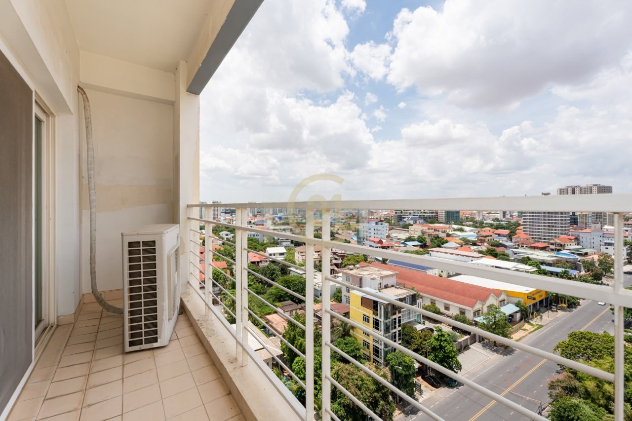 SPECIOUS 3 BEDROOM FOR RENT | TOUK KORK