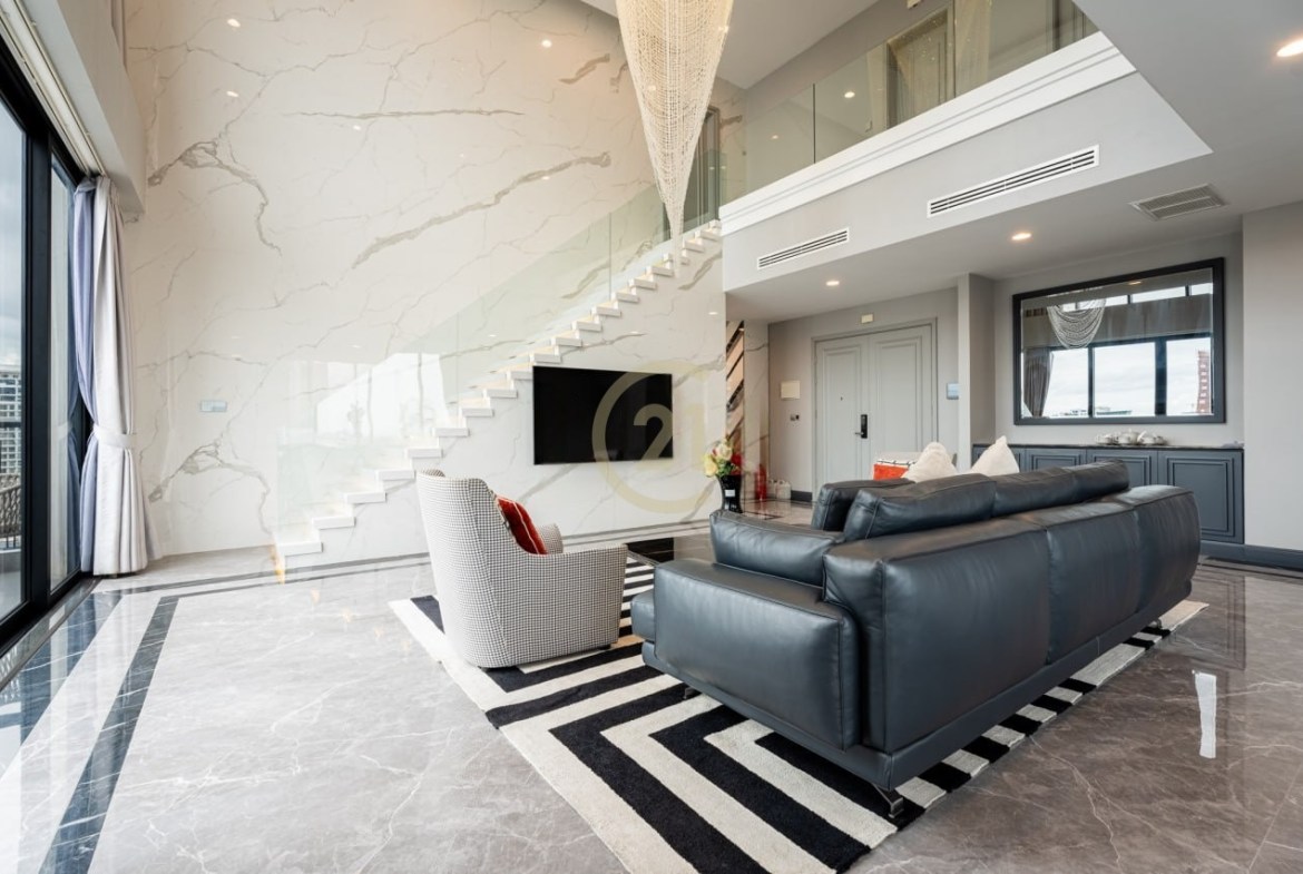 Luxury Duplex Penthouse 4 Bedroom For Rent At BKK1