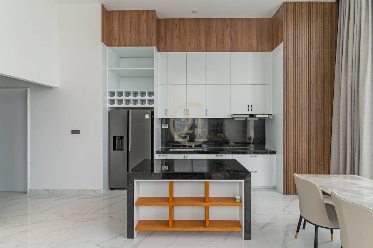 508381925_4519402178287293_110080032018519620_n Luxurious Penthouse for Rent | 3BR | 38th Floor | Gym & Pool | BKK1