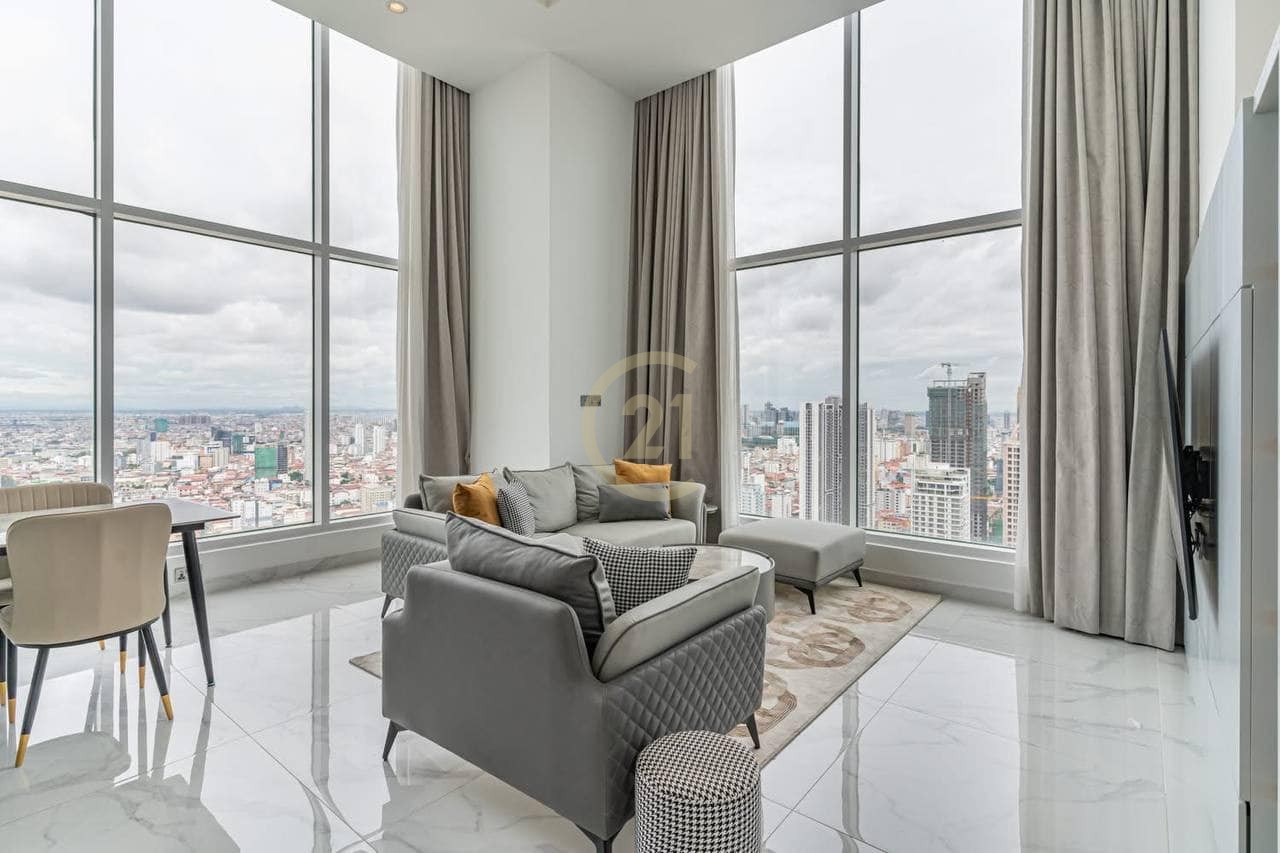 508402012_4519402041620640_2730480832570492431_n Luxurious Penthouse for Rent | 3BR | 38th Floor | Gym & Pool | BKK1