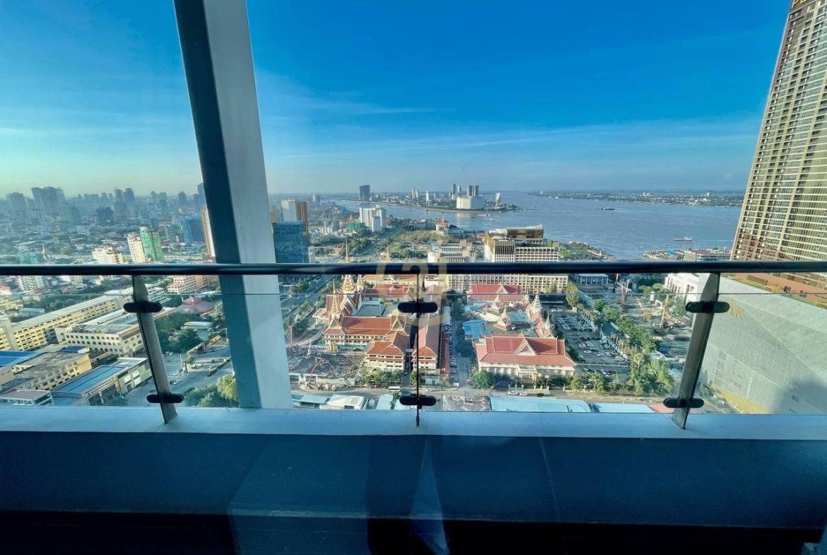 Spacious 2BR Condo for Rent at The Bridge | High Floor | River View