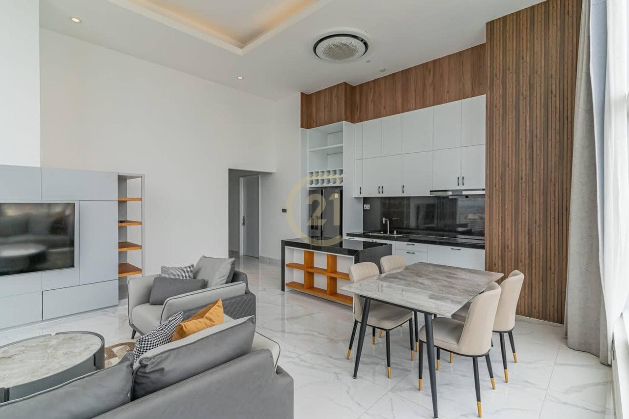 508511559_4519402171620627_797397969728431095_n Luxurious Penthouse for Rent | 3BR | 38th Floor | Gym & Pool | BKK1