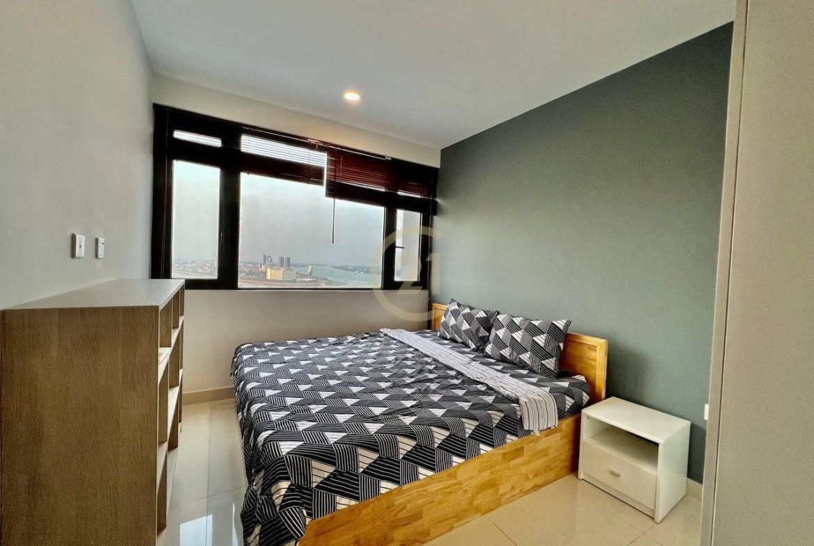 Spacious 2BR Condo for Rent at The Bridge | High Floor | River View