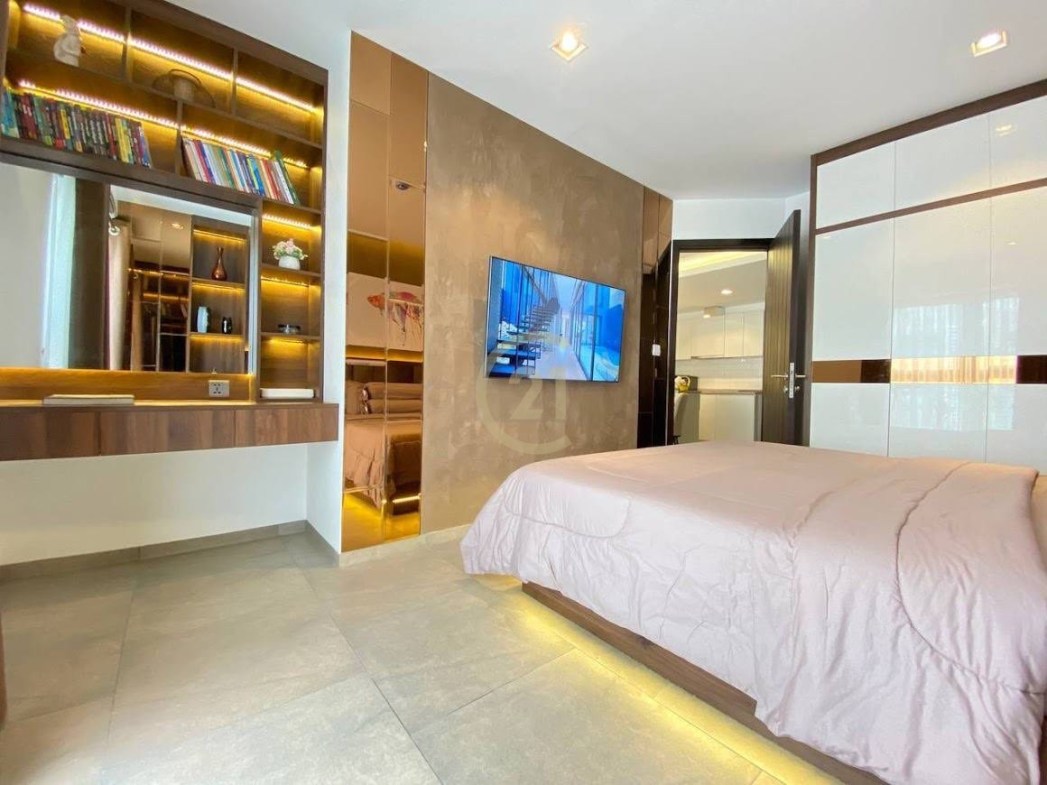High Floor | Modern 1 Bedroom Condo for Rent in Urban Village near ISPP | $650