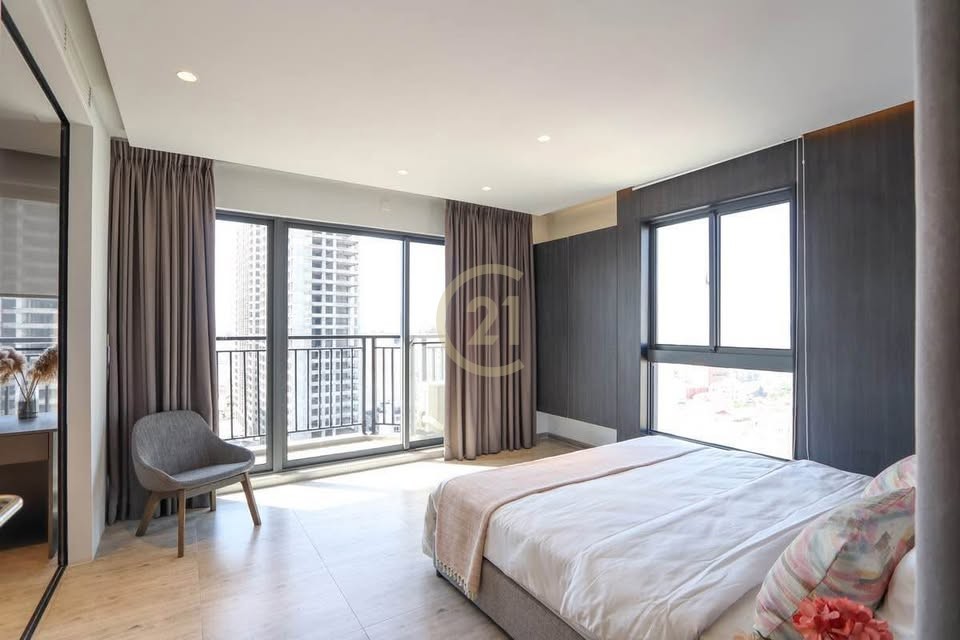 ELEGANT TWO BEDROOM FOR RENT-BTB