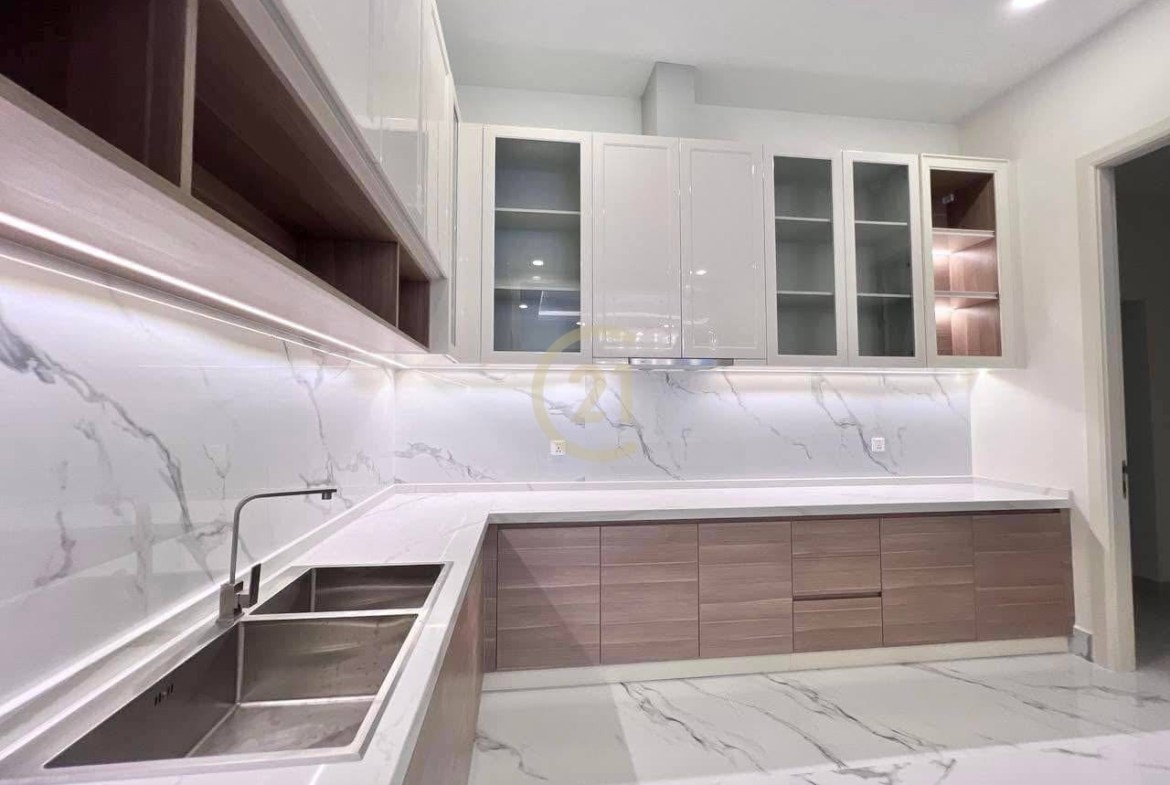 Luxury Queen Villa for Rent | 7BR 9Bath | Boeung Snor | $15,000/month