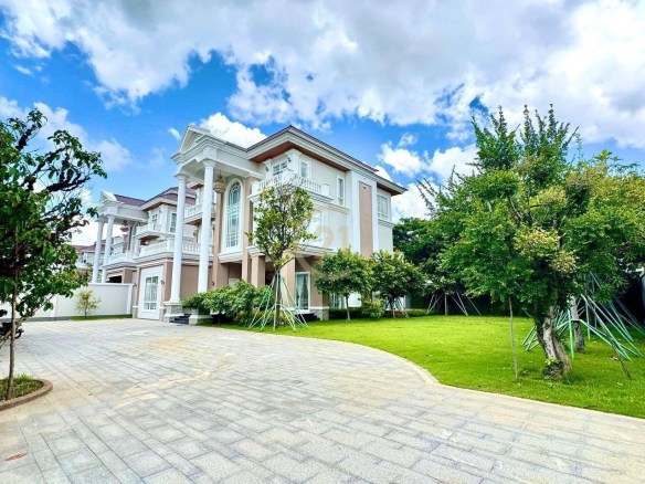 Luxury Queen Villa for Rent | 7BR 9Bath | Boeung Snor | $15,000/month