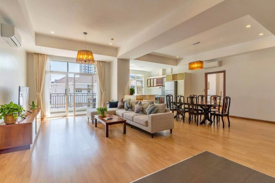 Tonle Bassac | Luxury 3BR Serviced Apartment for Rent – Phnom Penh