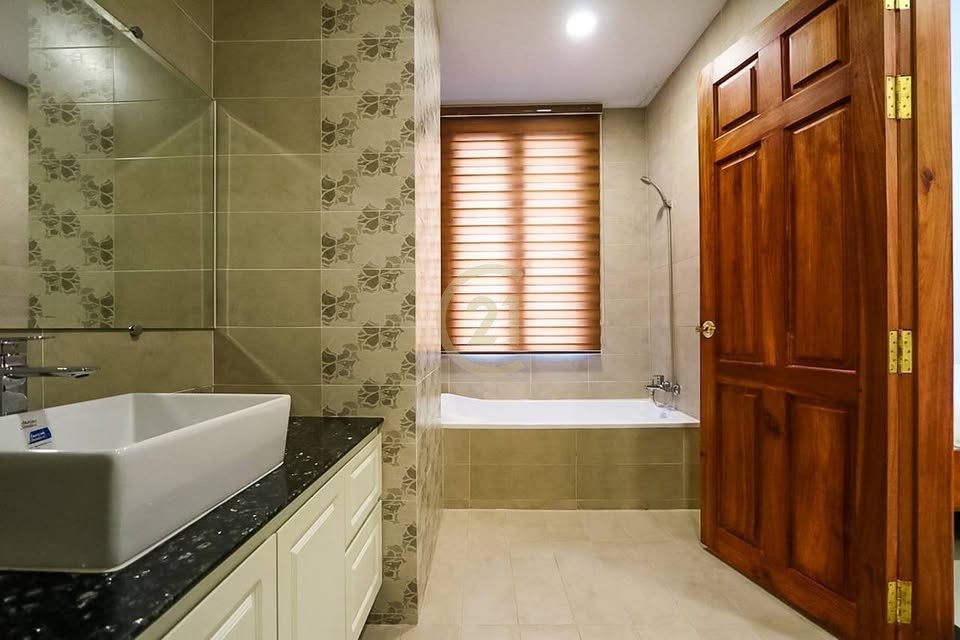 538348274_1630876691633227_154642263575348981_n Modern 2-Bedroom for Rent | BKK1