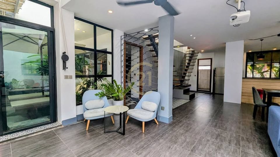 RENOVATED THREE BEDROOM FOR RENT-7 MAKARA