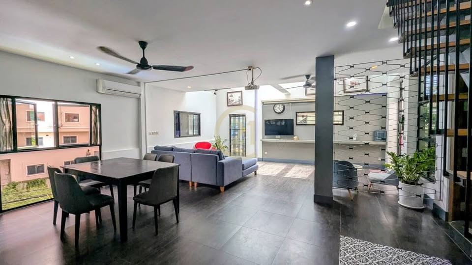RENOVATED THREE BEDROOM FOR RENT-7 MAKARA