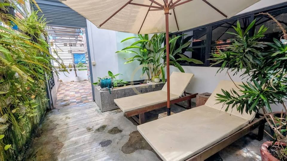RENOVATED THREE BEDROOM FOR RENT-7 MAKARA
