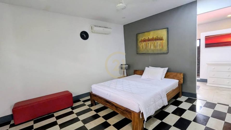 RENOVATED THREE BEDROOM FOR RENT-7 MAKARA