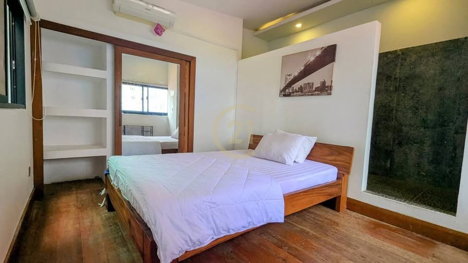 RENOVATED THREE BEDROOM FOR RENT-7 MAKARA