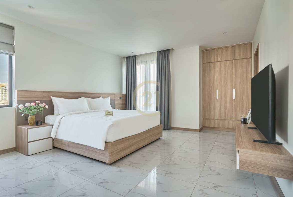 Elegant 3-Bedroom Condo for Rent in Prime BKK1 Location – Fully Furnished & Spacious
