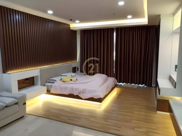 Fully Furnished Studio for Rent at Olympia City