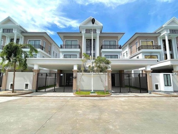 Spacious 4+1BR Twin Villa | Borey Peng Huoth | Fully Furnished