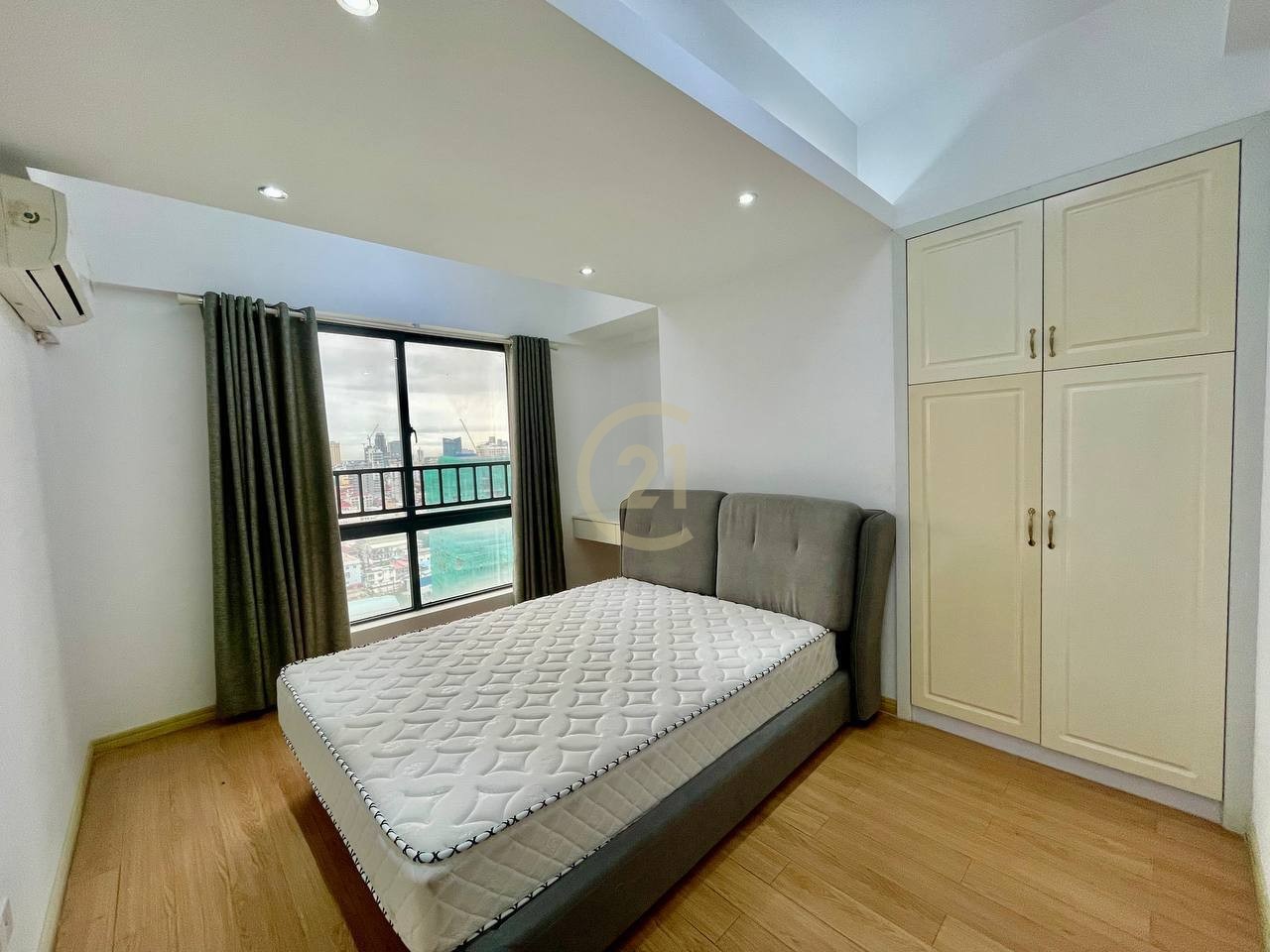 6066370104641307496 (1) Spacious 3-Bedroom for Rent | BKK1