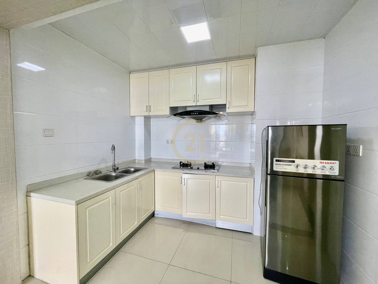 6066370104641307498 (1) Spacious 3-Bedroom for Rent | BKK1