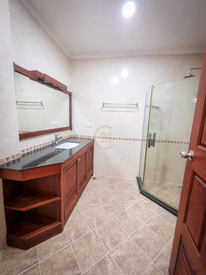 Spacious 1-Bedroom for Rent | BKK1
