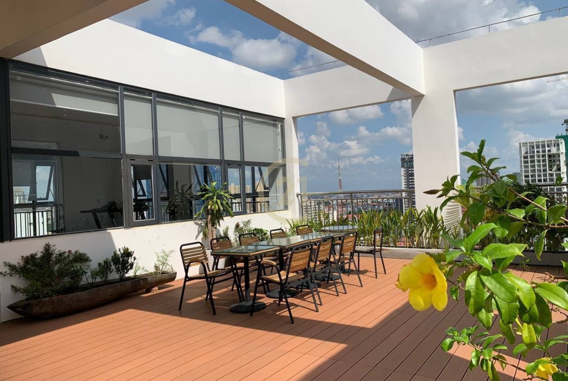 Modern 2-Bedroom | Prime Location in BKK1