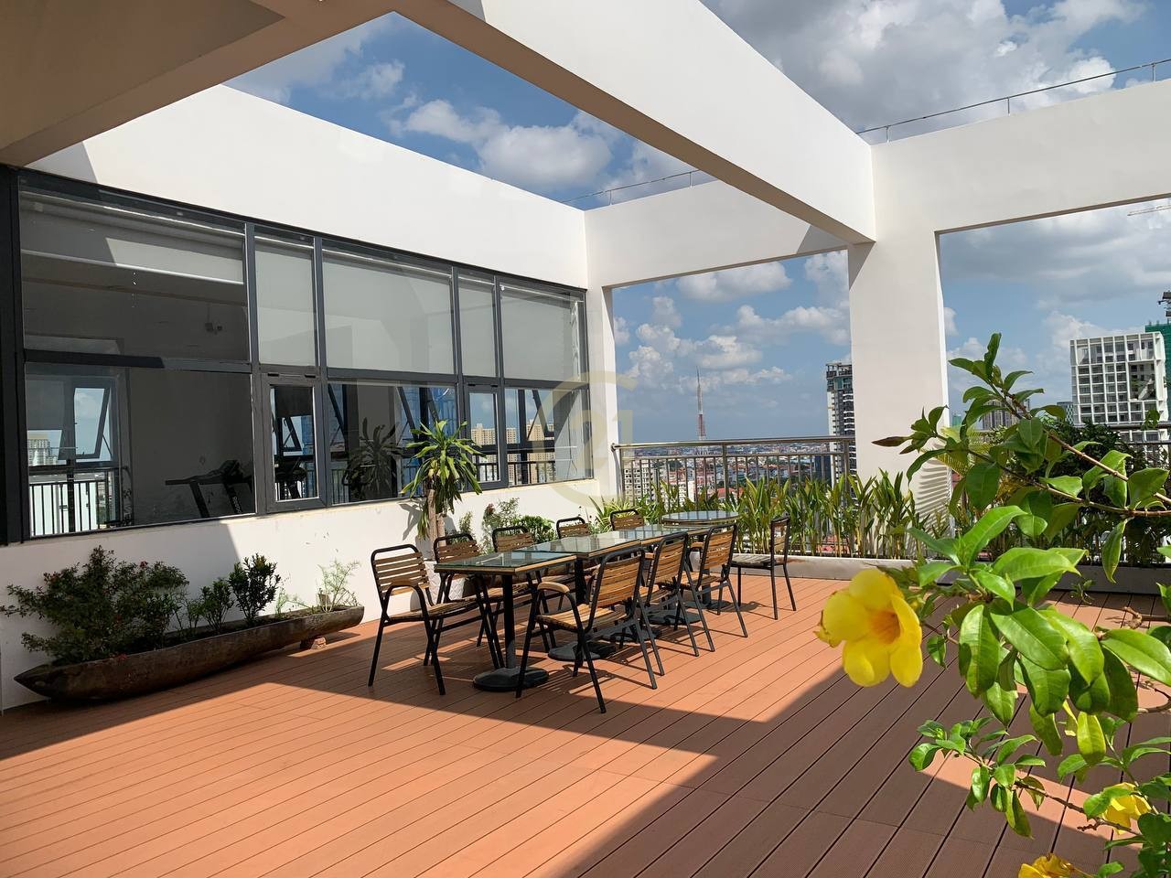 Modern 2-Bedroom | Prime Location in BKK1