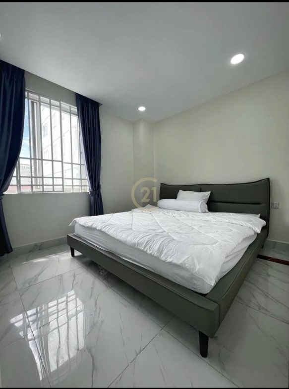 Spacious 1-Bedroom for Rent | Russian Market