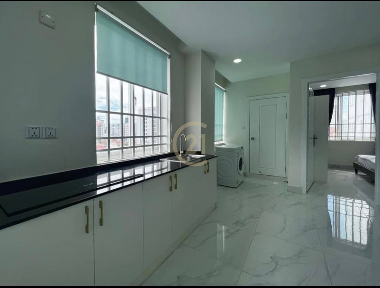 Spacious 1-Bedroom for Rent | Russian Market