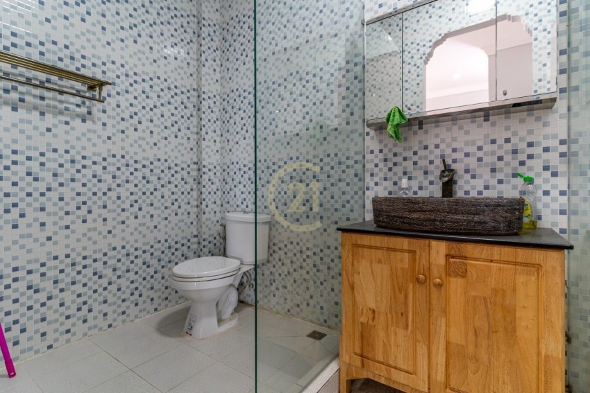 SPECIOUS HOUSE FOR RENT AT TONLE BASSAC