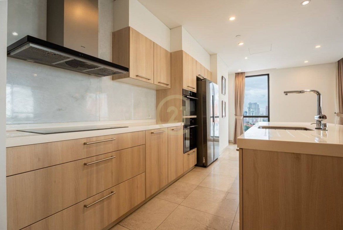 Specious 3 Bedroom For Rent At Tonle Bassac