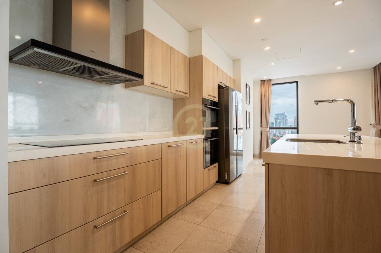Specious 3 Bedroom For Rent At Tonle Bassac