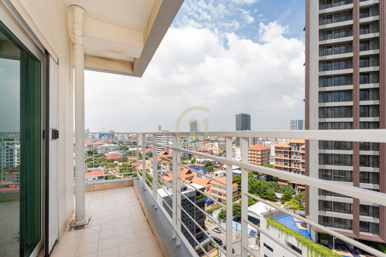 Spacious Condo 4 Bedroom For Rent at Toul Kork